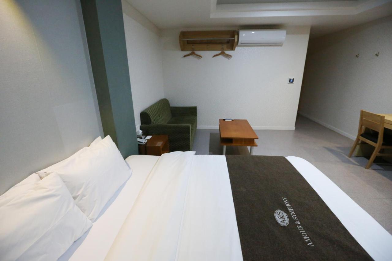 Amour Hotel Suwon Eksteriør billede
