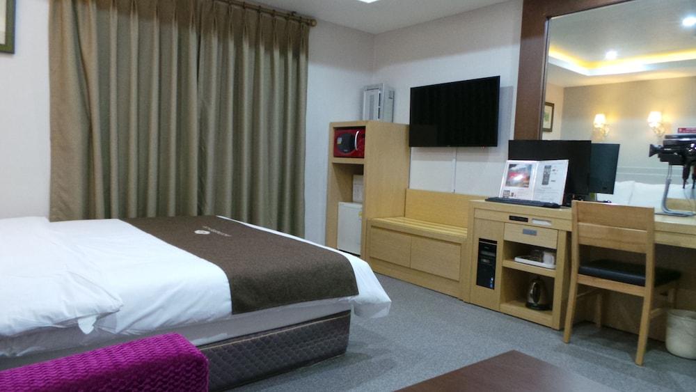 Amour Hotel Suwon Eksteriør billede