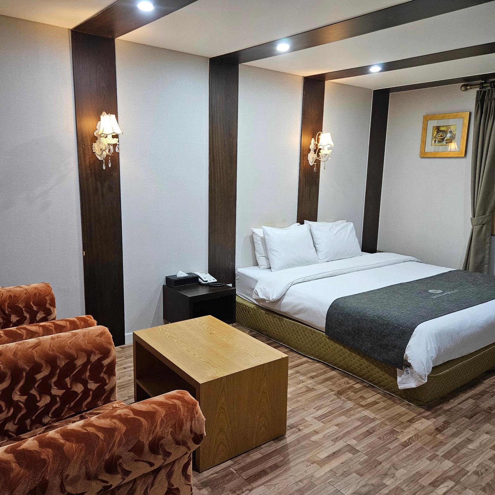 Amour Hotel Suwon Eksteriør billede