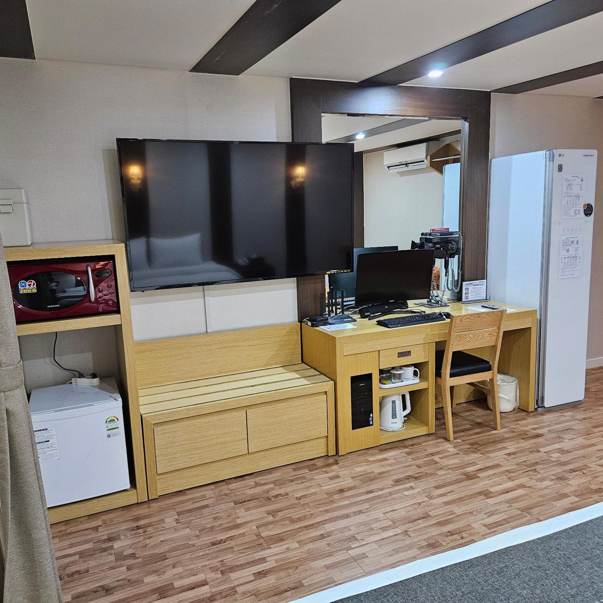 Amour Hotel Suwon Eksteriør billede
