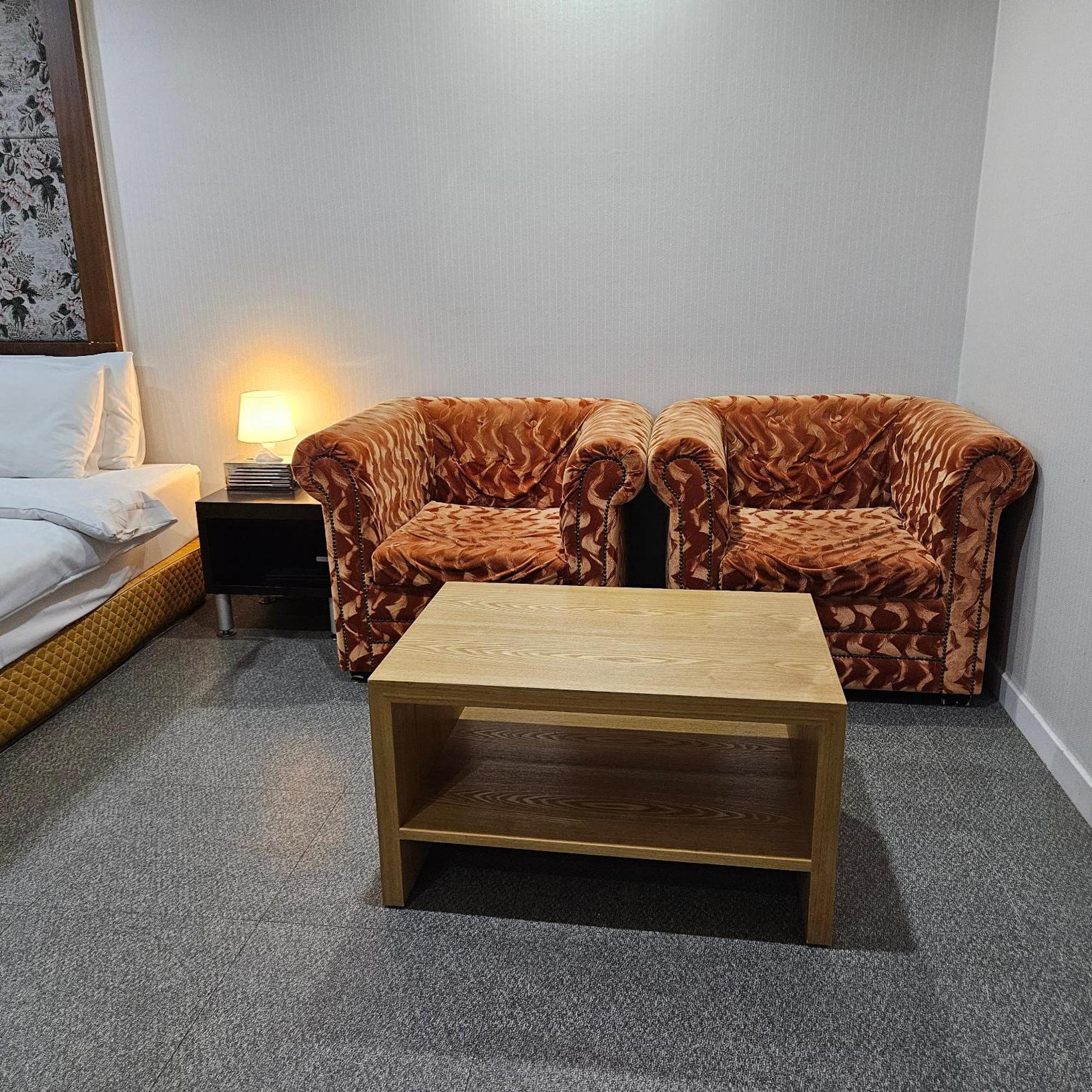 Amour Hotel Suwon Eksteriør billede