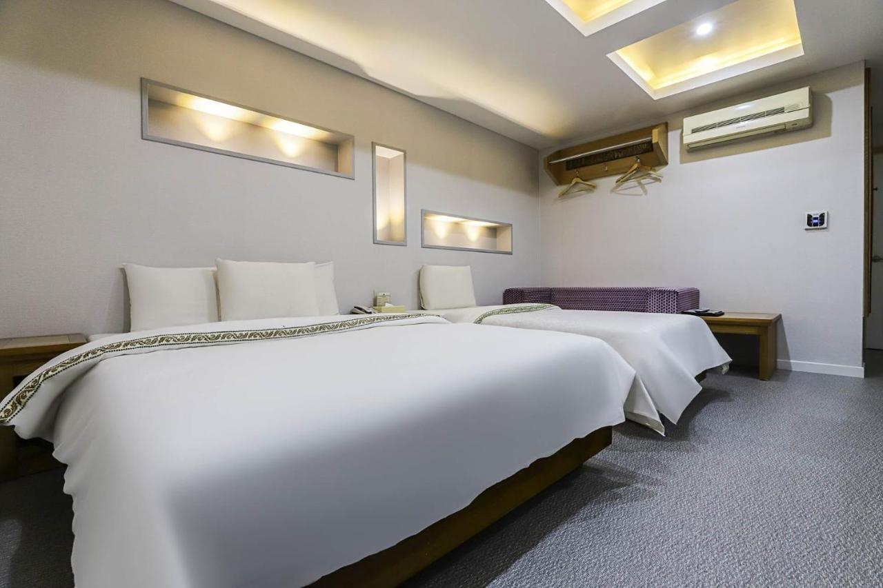 Amour Hotel Suwon Eksteriør billede