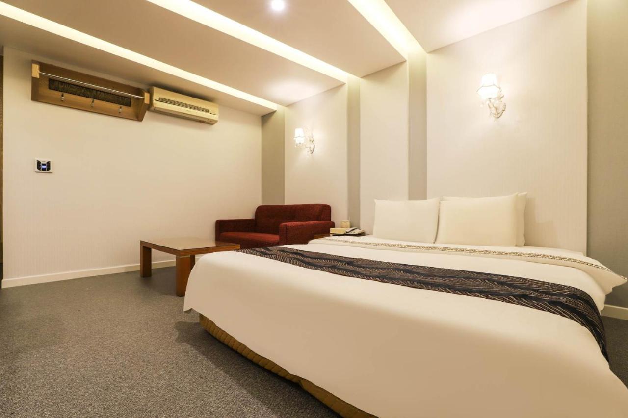 Amour Hotel Suwon Eksteriør billede