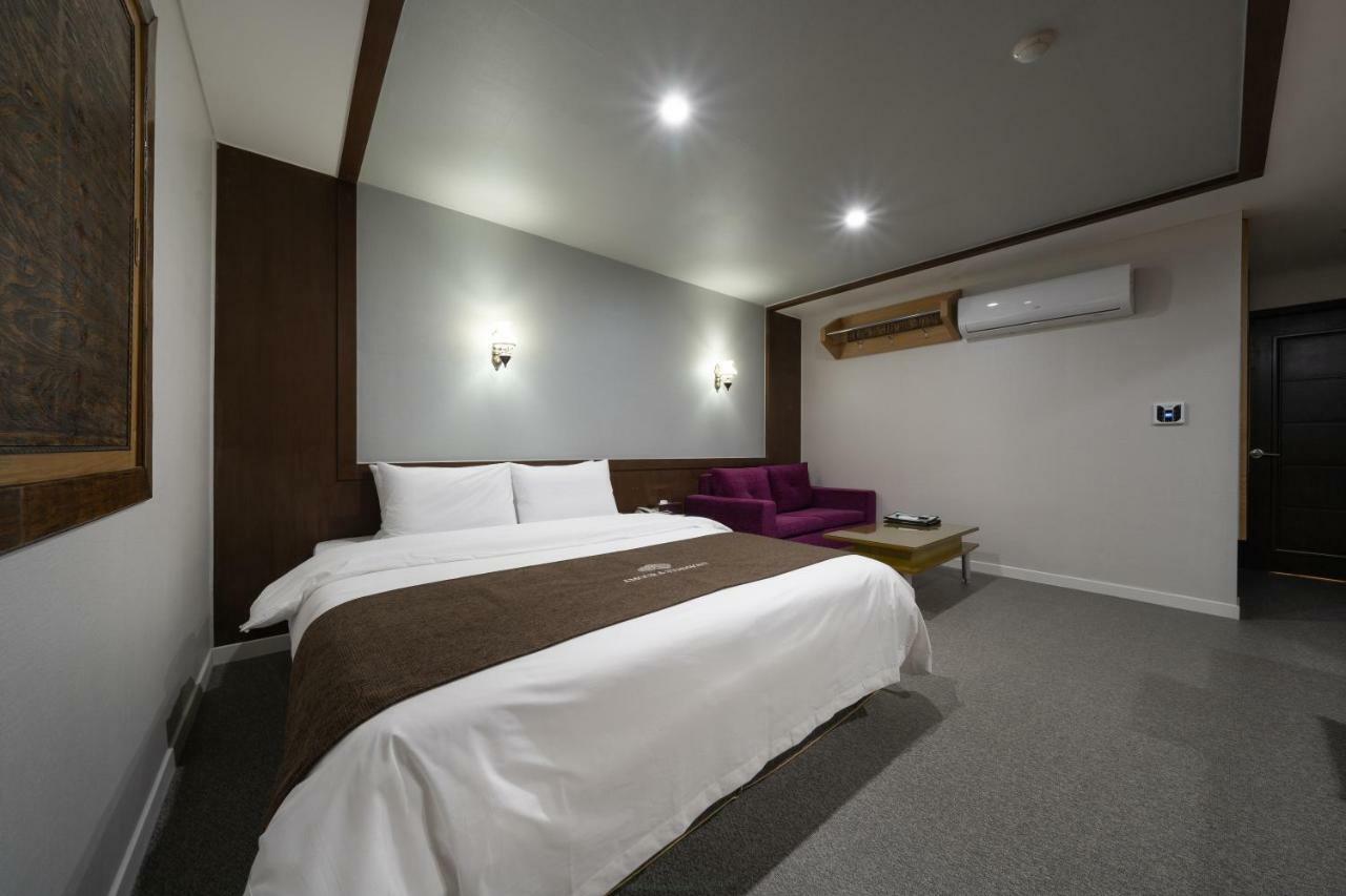 Amour Hotel Suwon Eksteriør billede
