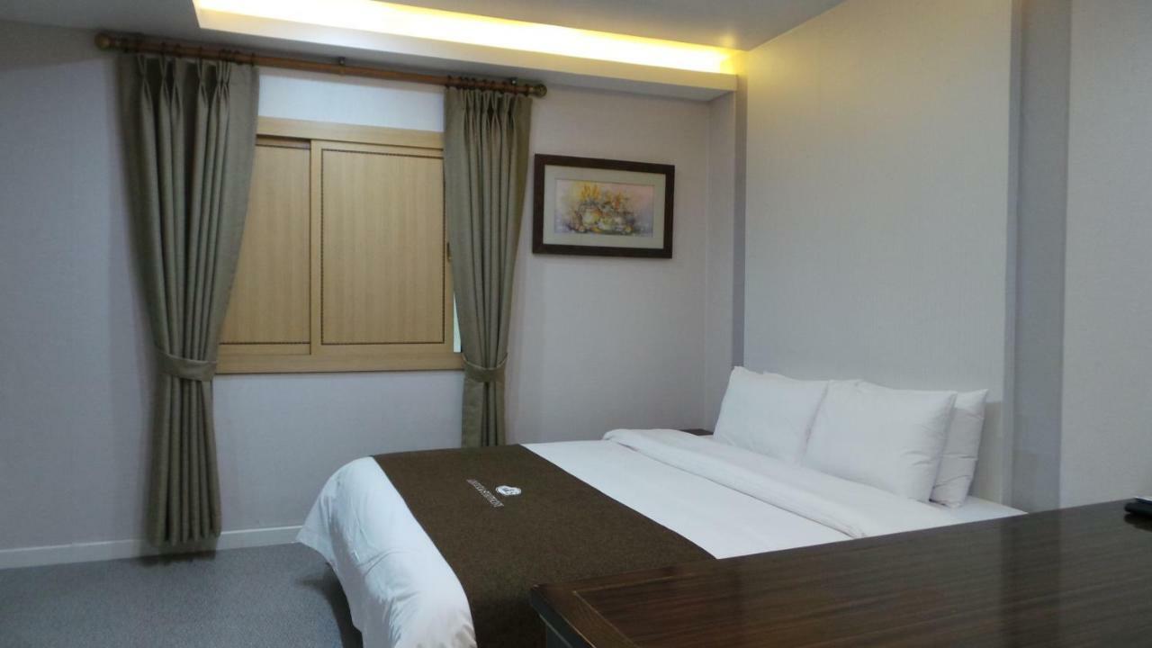 Amour Hotel Suwon Eksteriør billede