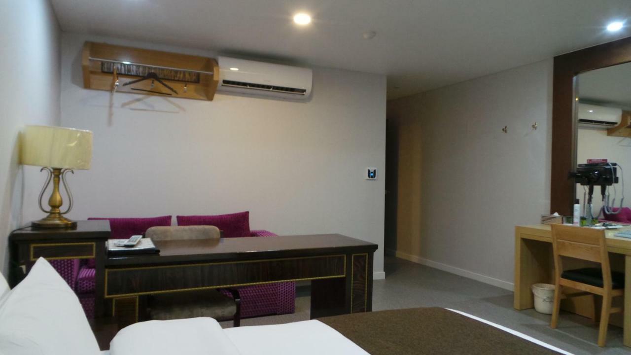Amour Hotel Suwon Eksteriør billede
