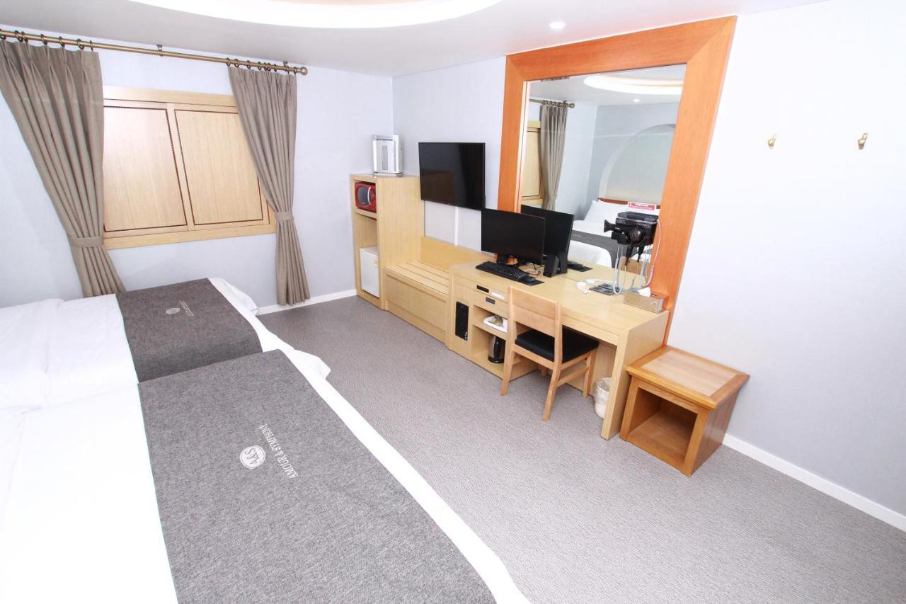 Amour Hotel Suwon Eksteriør billede