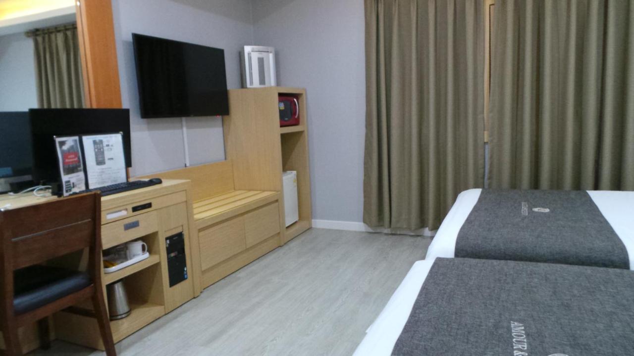 Amour Hotel Suwon Eksteriør billede